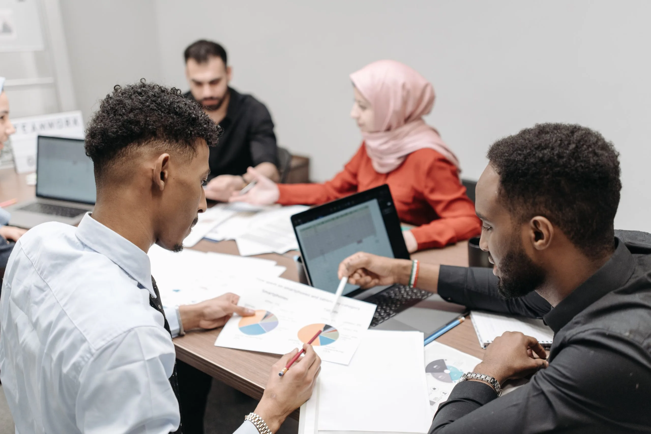 Client Communication Skills: 9 Tips, Best Practices & Real Examples