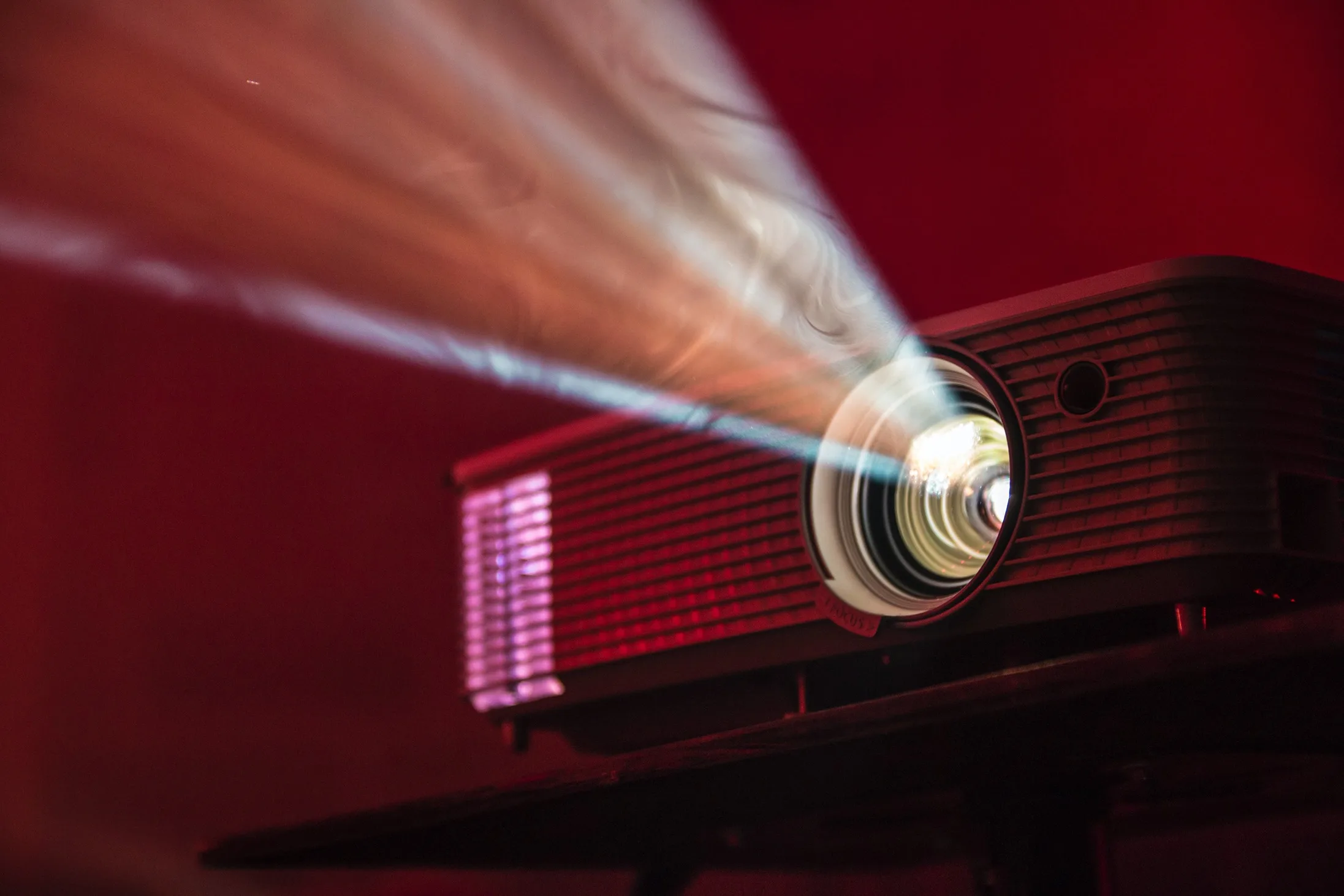 Best Projector Alternatives for Classrooms in 2026